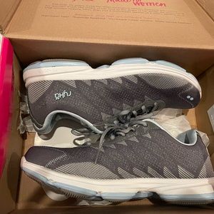 Women’s Ryka size 9 Walking Shoes BRAND NEW